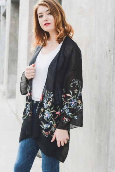 DIASY FLORAL KIMONO - BLACK.jpg