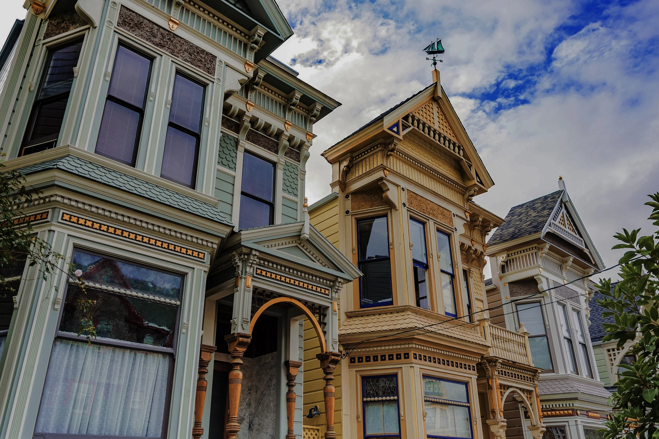 iStock-682639370-san-francisco-victorian.jpg