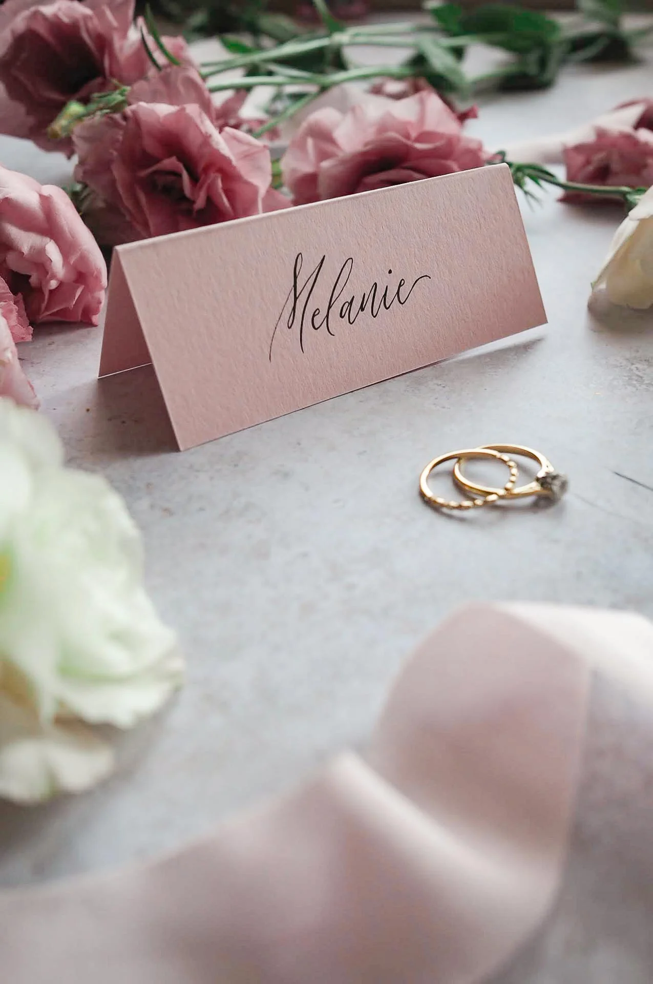 modern-calligraphy-smooth-place-card-candy-pink.jpg