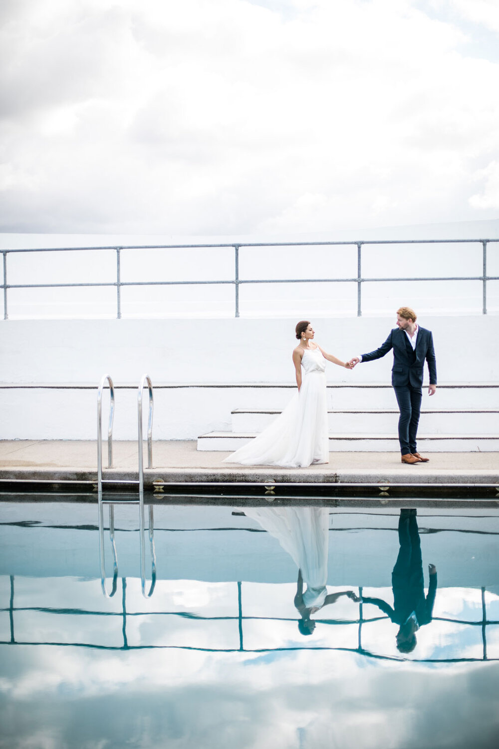 elegant-modern-Wedding-at-Jubilee-Pool-Cornwall.jpg