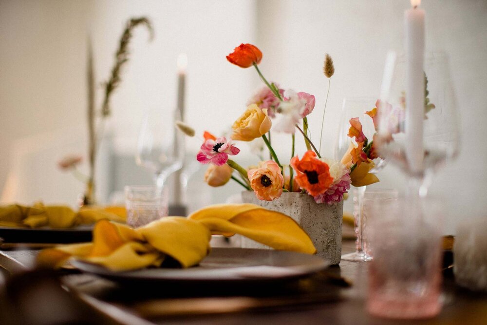 modern-bohemian-wedding-floral-arrangement-tablescape.jpg