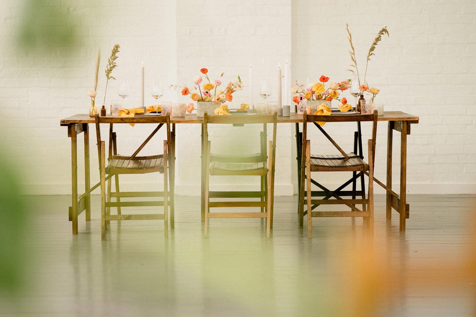 modern-bohemian-wedding-style-tablescape-the-winding-house-kent.jpg