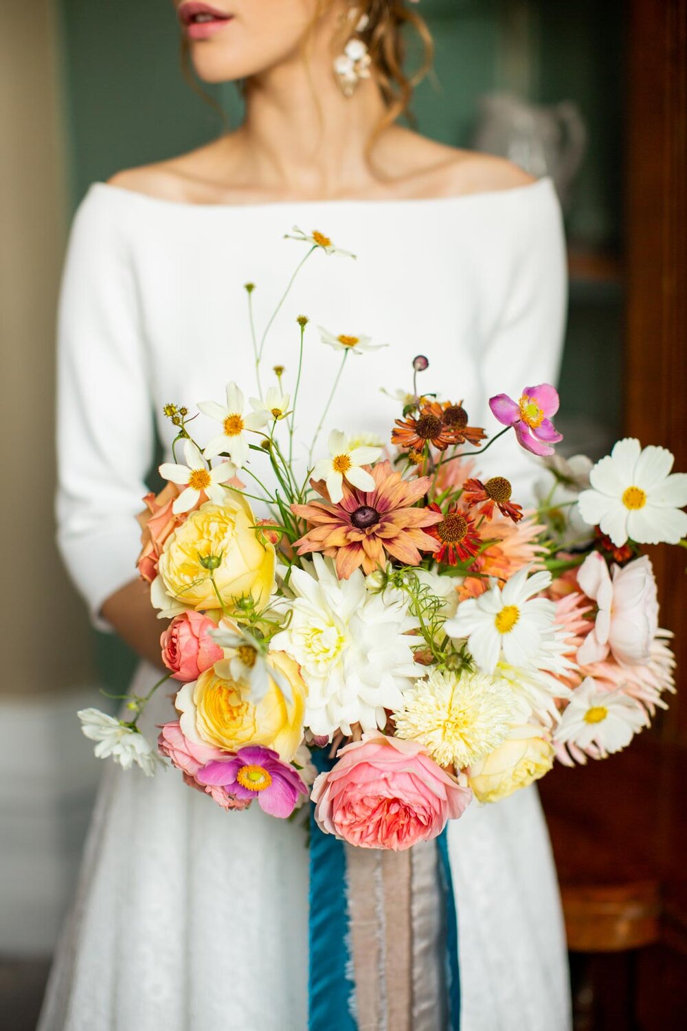 leigh-chappell-floral-design-wedding-bouquets-summer-wotton-house-dorking-surrey.jpg