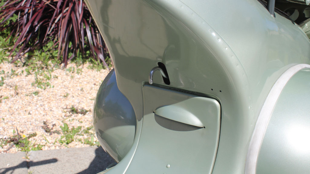 IC120_1950Vespa_6.jpg