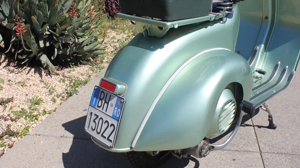 IC132_1950Vespa_23.jpg