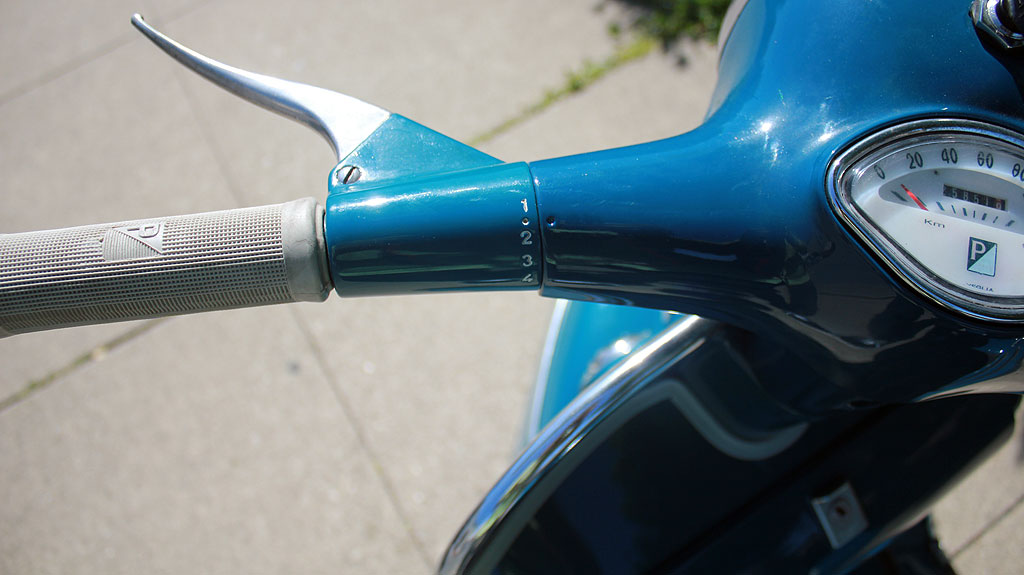 M3_1965_Vespa_SS180_11.jpg