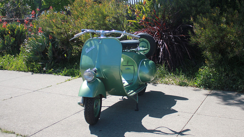 M1_1952_Vespa_Faro_Basso_1.jpg