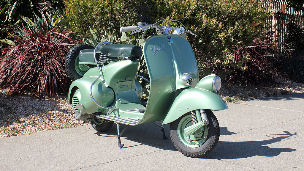 BM226_1951_Vespa_Faro_Basso_5.jpg