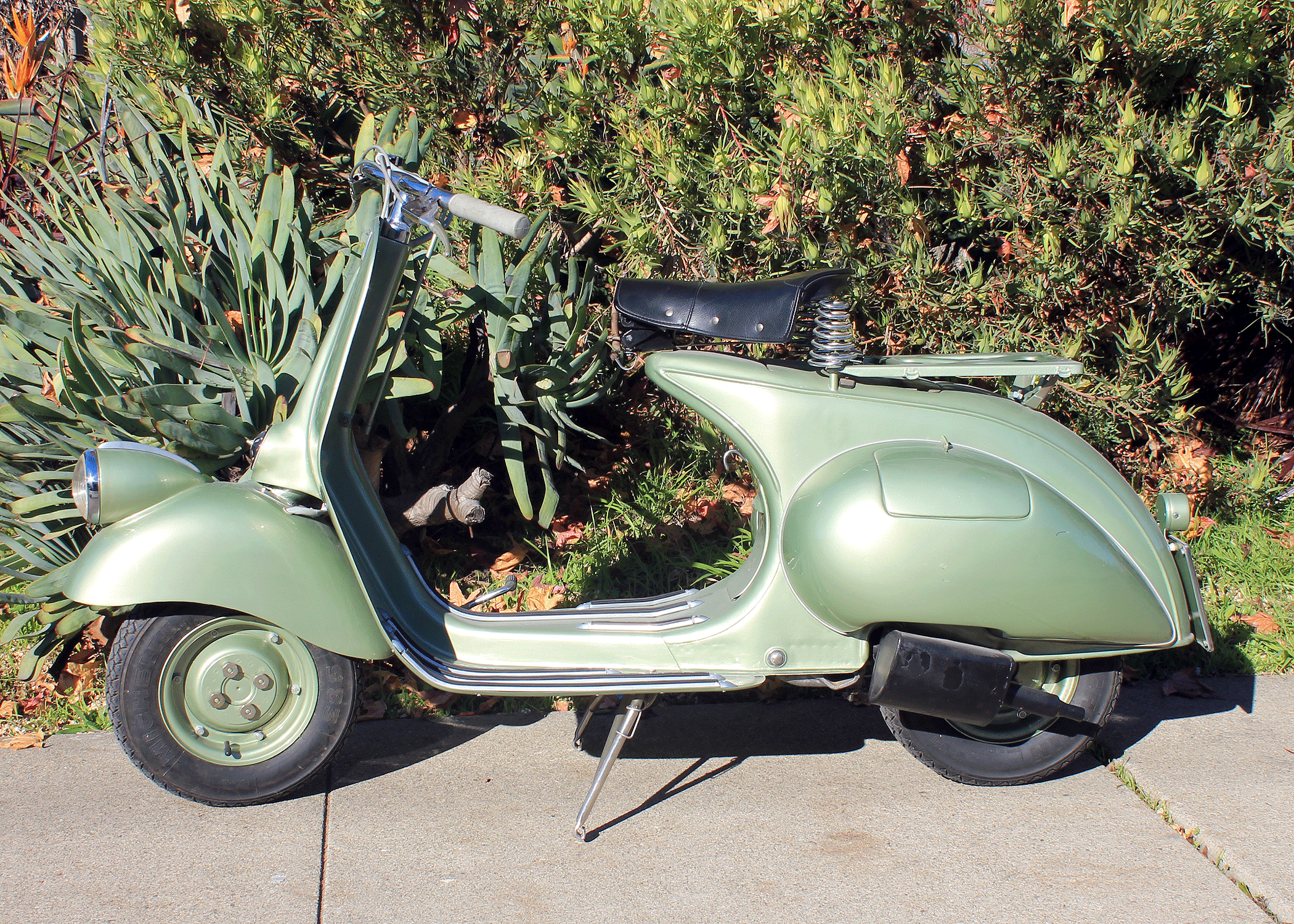 C-159_1950_Vespa_Faro_Basso-6.gif