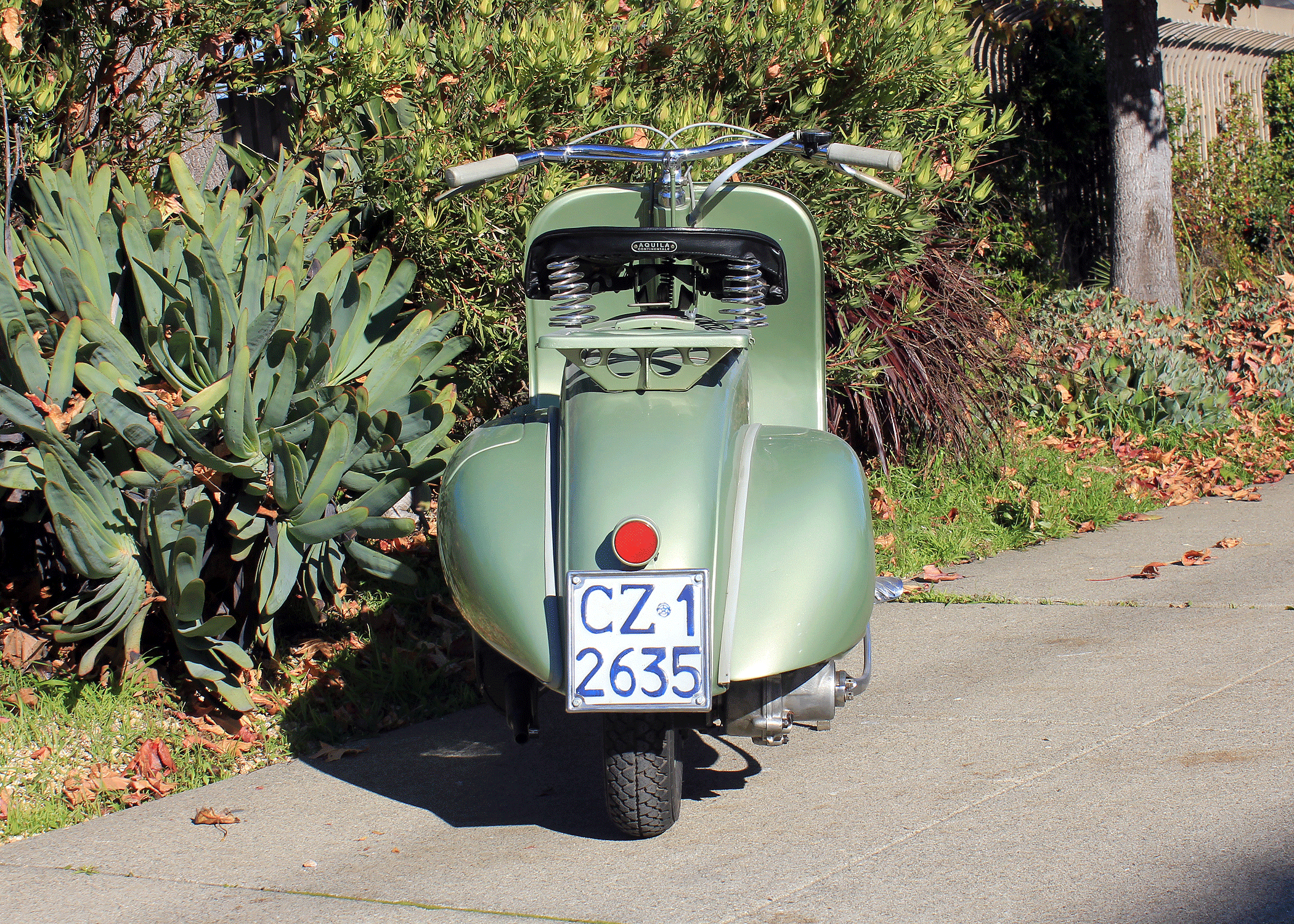 C-159_1950_Vespa_Faro_Basso-8.gif