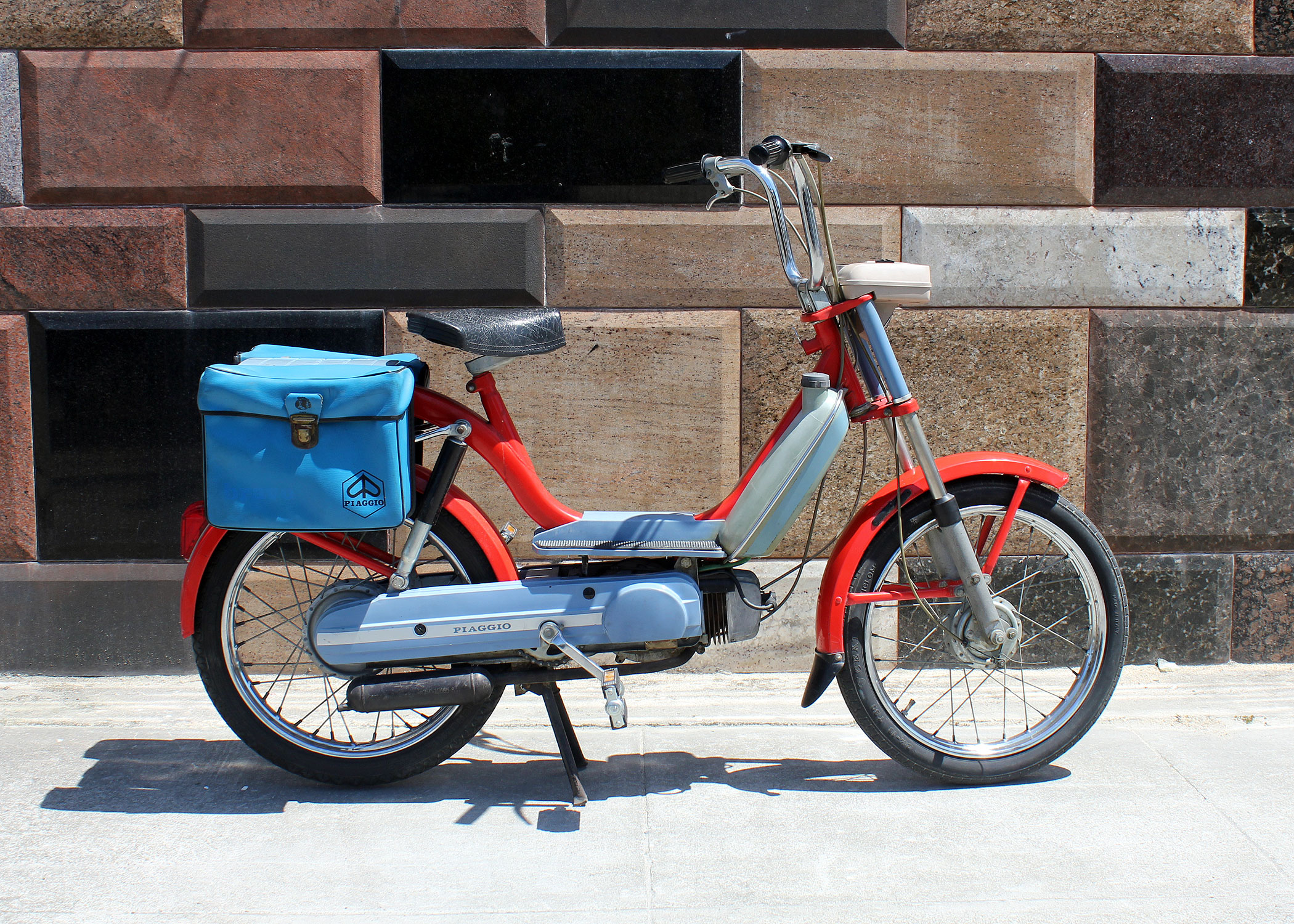 C36_Vespa_Bravo_3.jpg