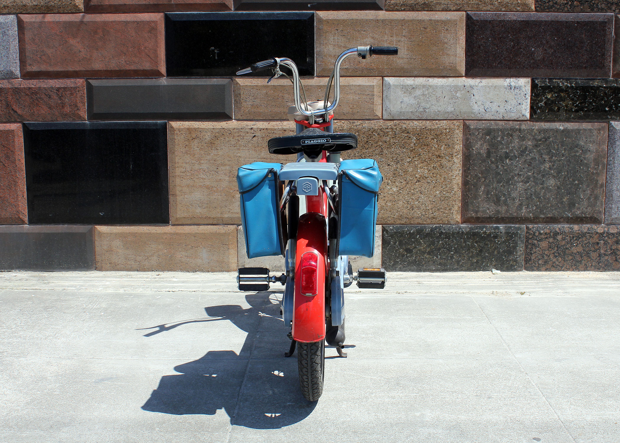 C36_Vespa_Bravo_4.jpg