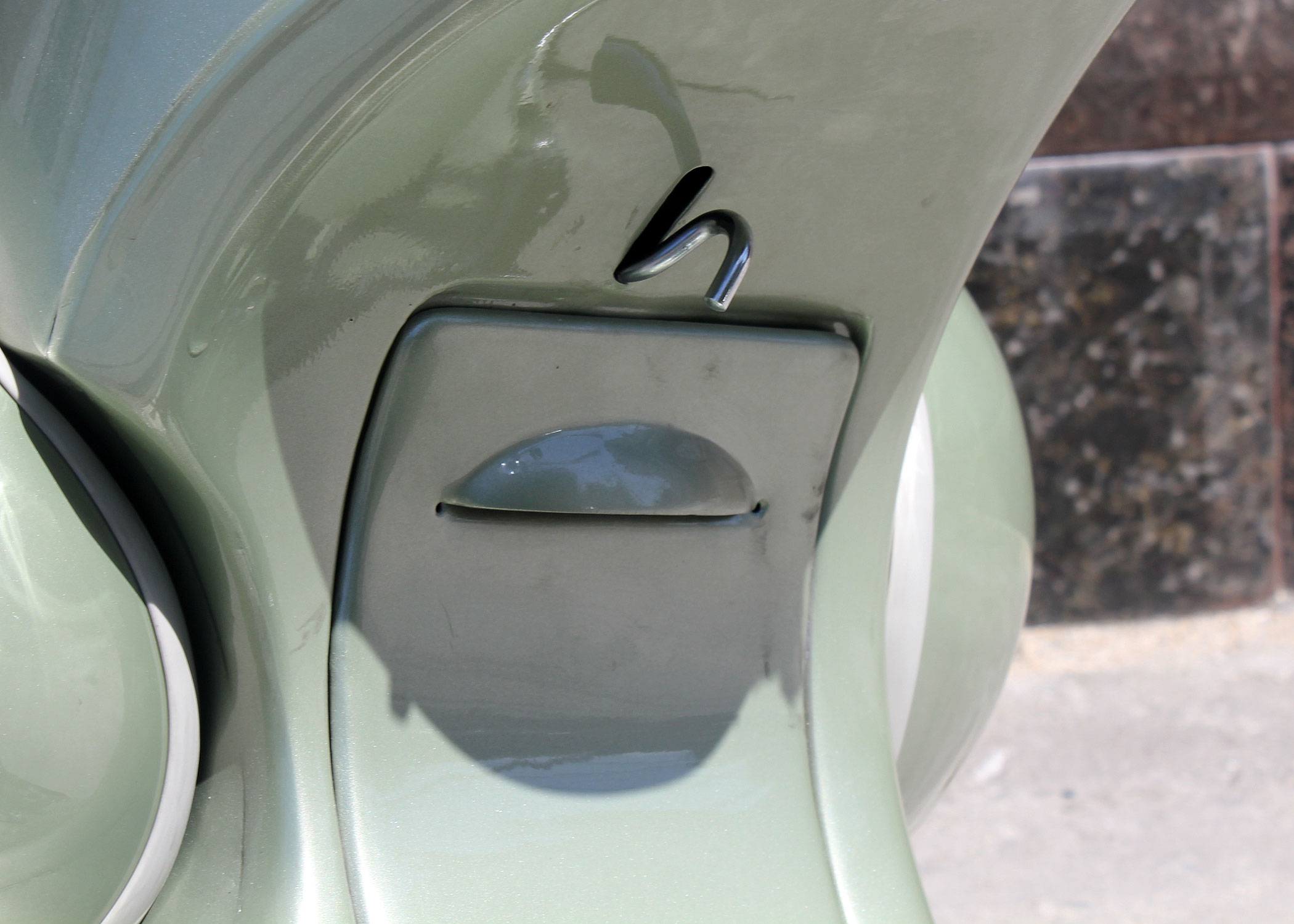 BM238_Vespa_Rod_6.jpg