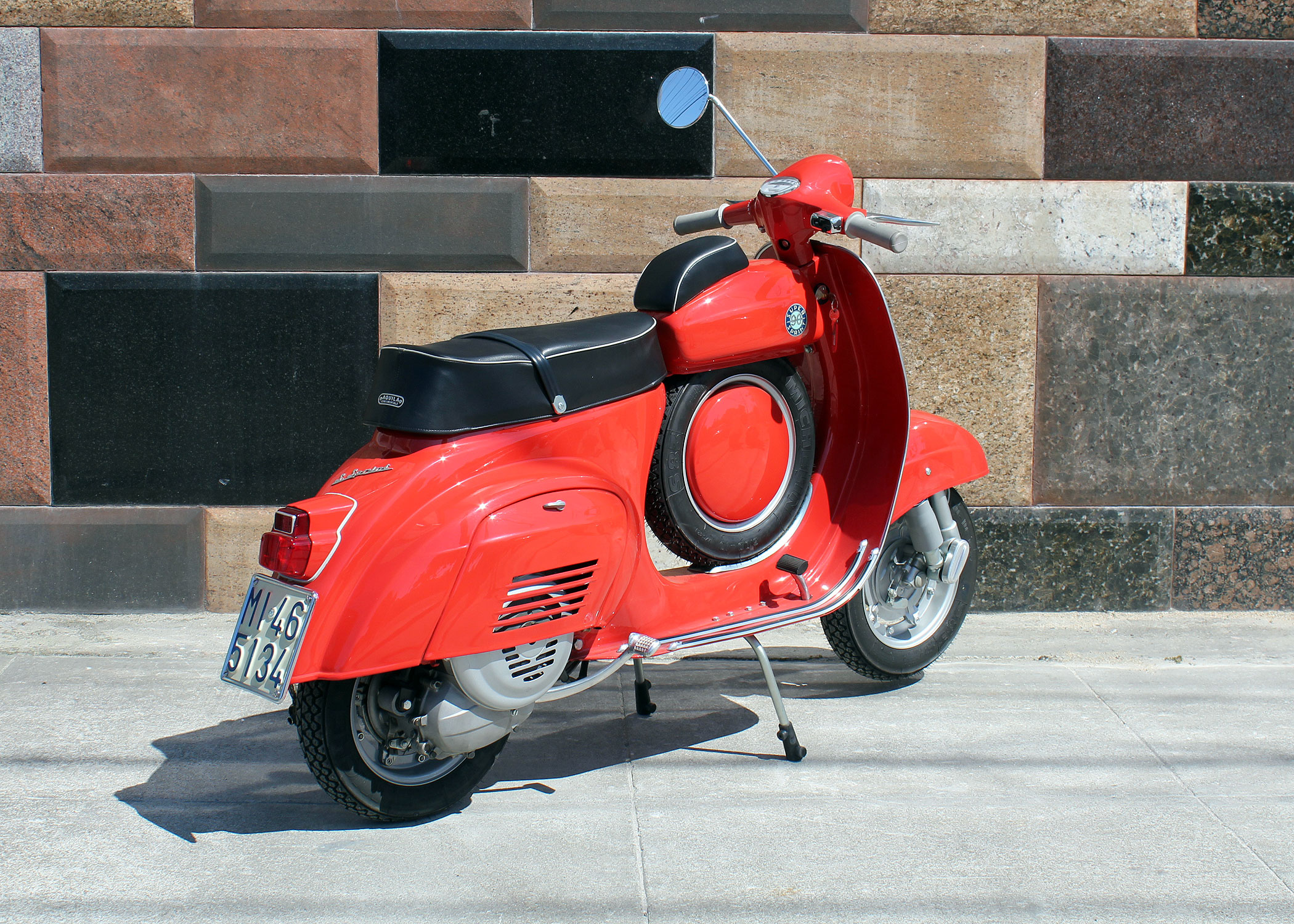 BM261_Vespa_90SS_9.jpg