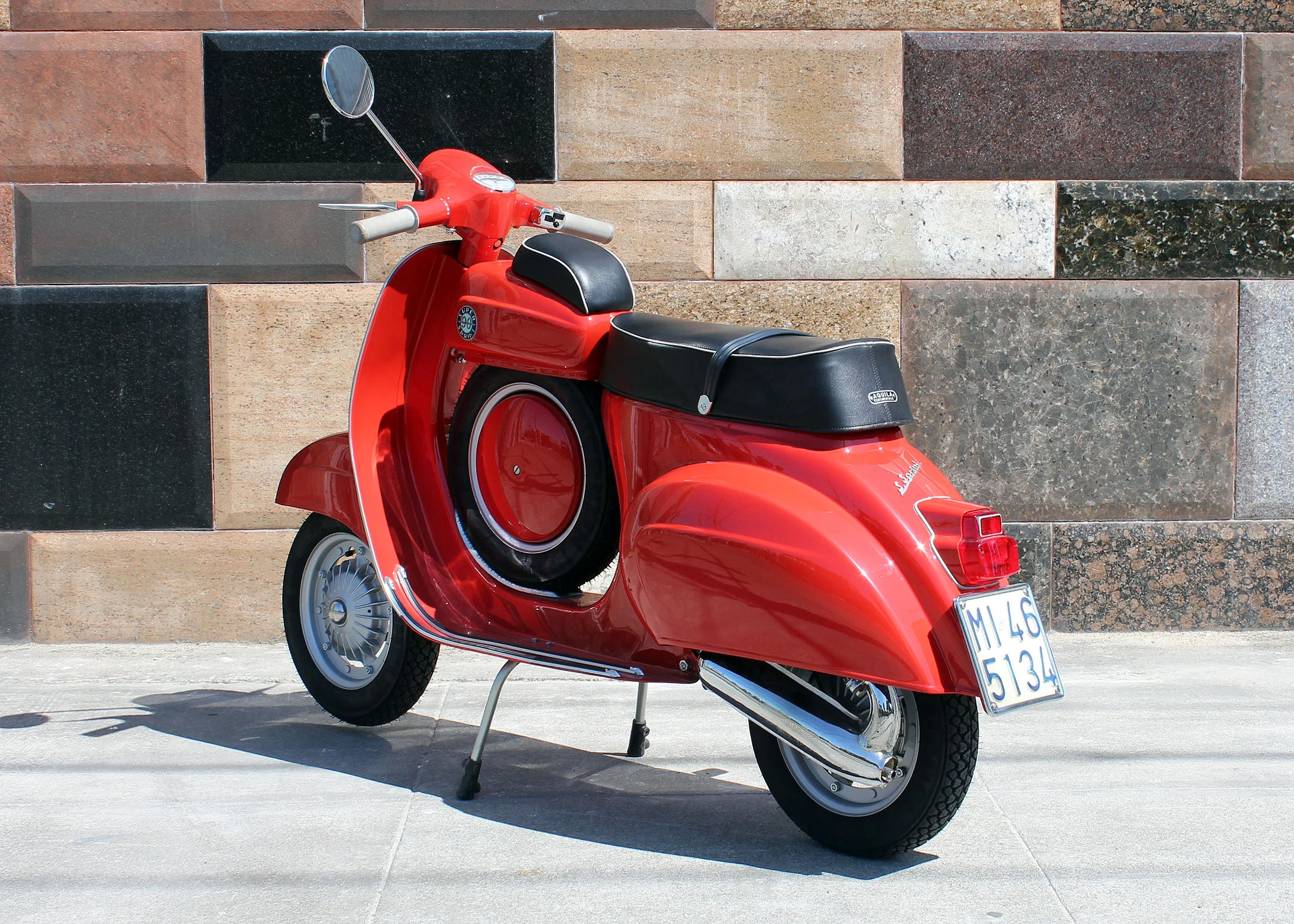 BM261_Vespa_90SS_13.jpg