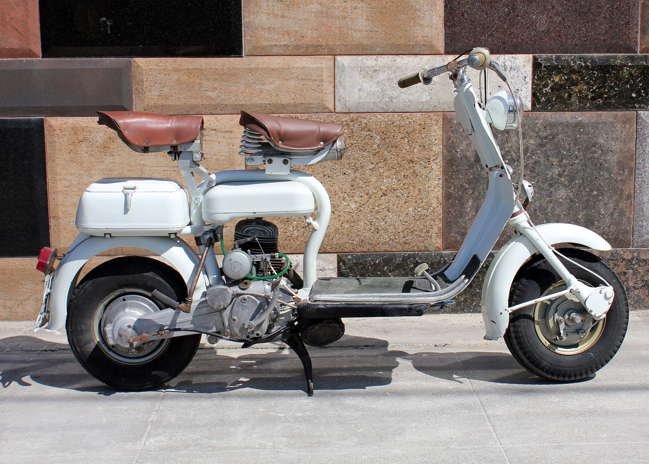 L76_Lambretta_D_7.jpg
