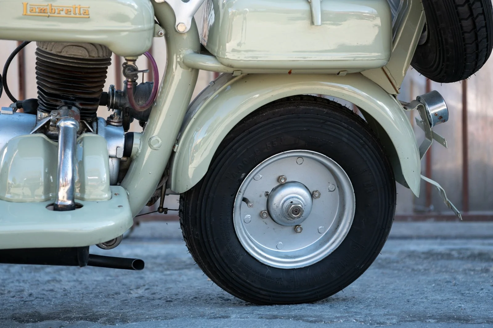 1955 Lambretta Model E-F (L-70) - GREEN - Sharplite - 1600px-4.jpg