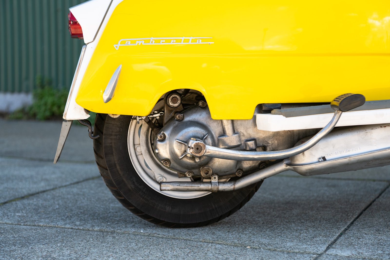 1964 Lambretta TV175 (L-63) - WHITE-YELLOW_Sharplite_1600px-55.jpg