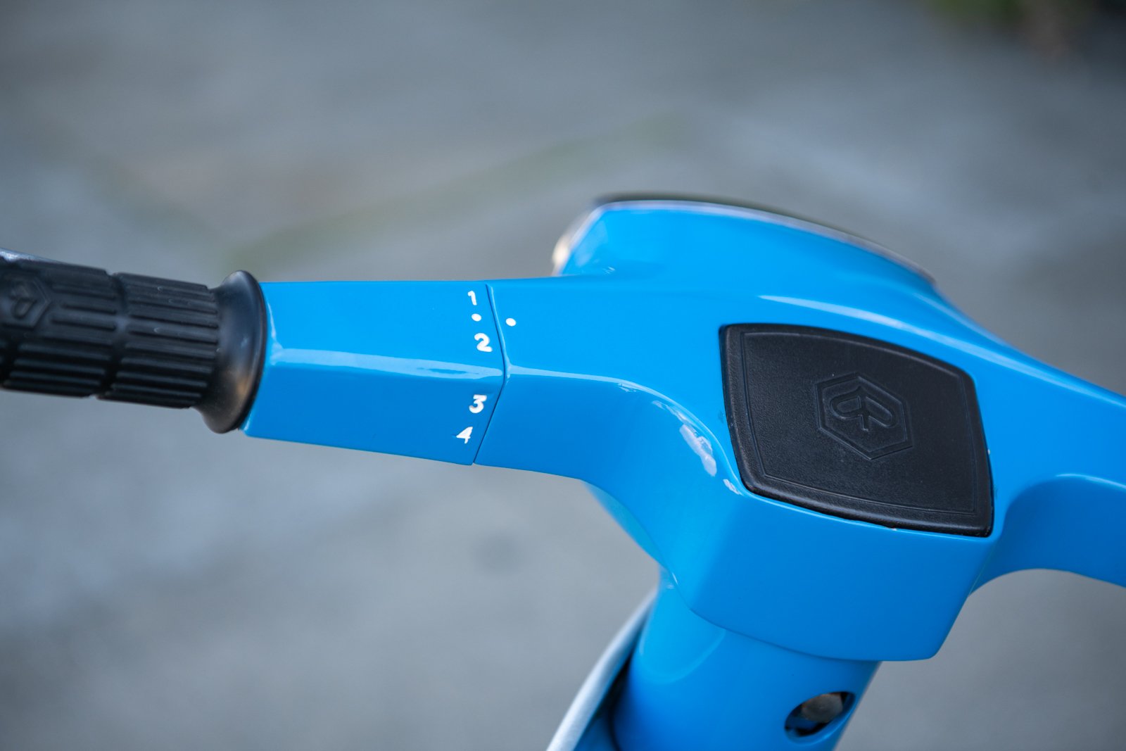 1980 Vespa 50 (IC-212) - BLUE_Sharplite_1600px-15.jpg