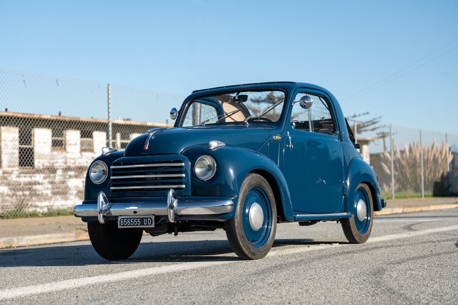 D245 - 1949 FIAT Topolino 500CC - Blue - 1600px-2.jpg