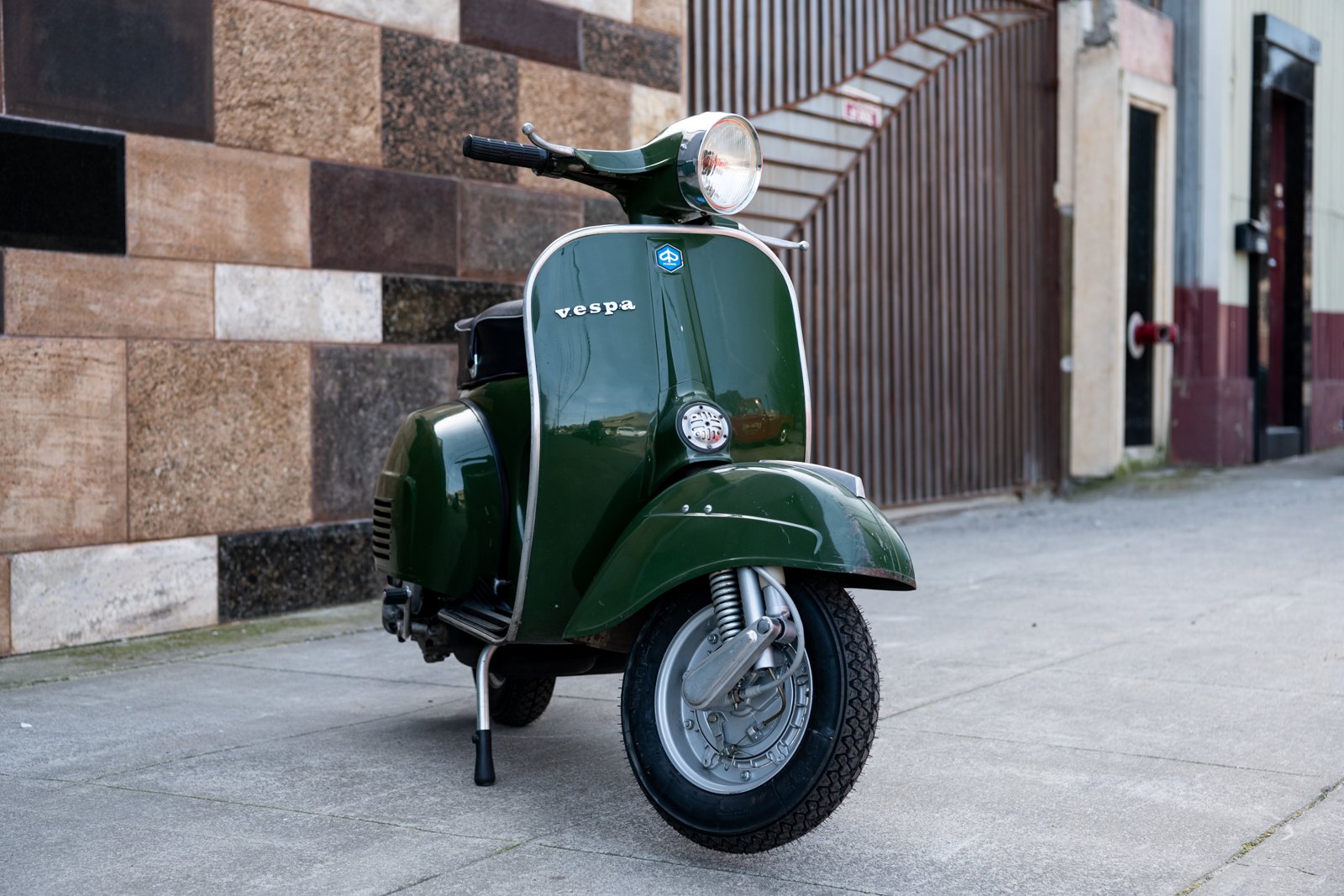 BM382 - ITA57 - 1976 VESPA TS 125 with 150 Kit - Green - 1600px-14.jpg