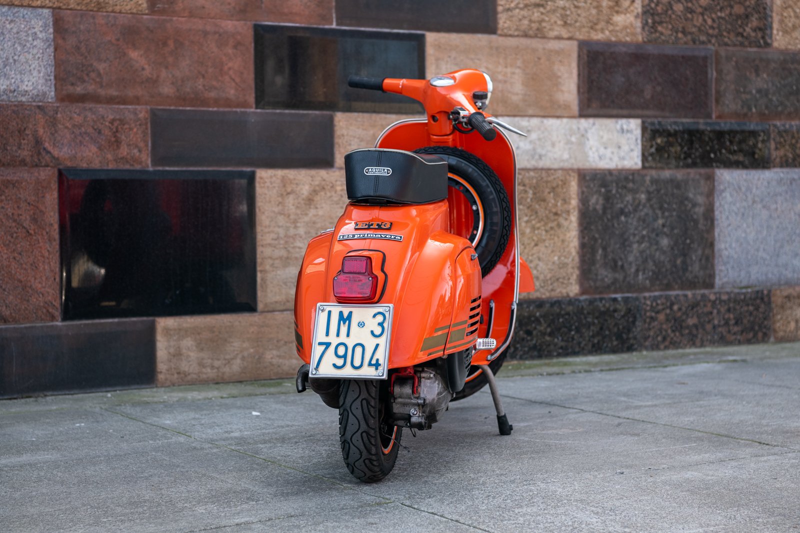 BM381 - PIA494 - 1973 Vespa Primavera 125 ARANCIONNE - ORANGE - 1600px-36.jpg