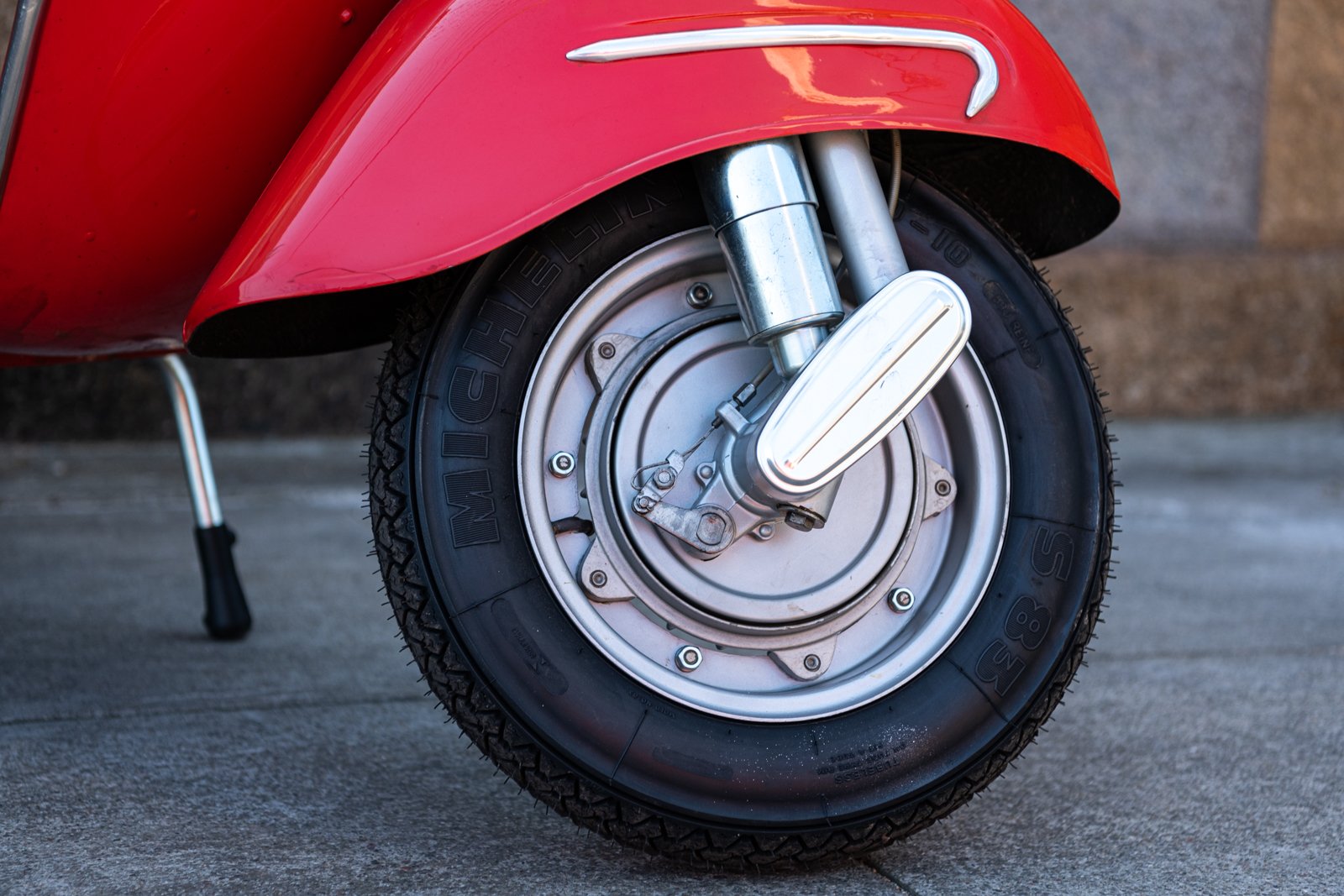 BM377 - 1963 Vespa GS160 - RED - 1600px-36.jpg