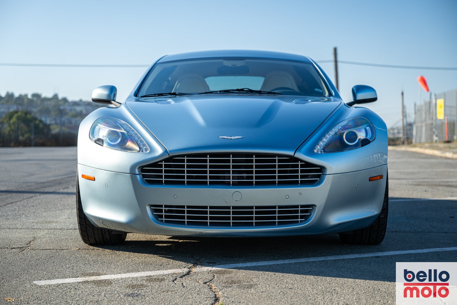 Bello Moto_2011 Aston Martin Rapide V12_Sharplite_1600px-52.jpg