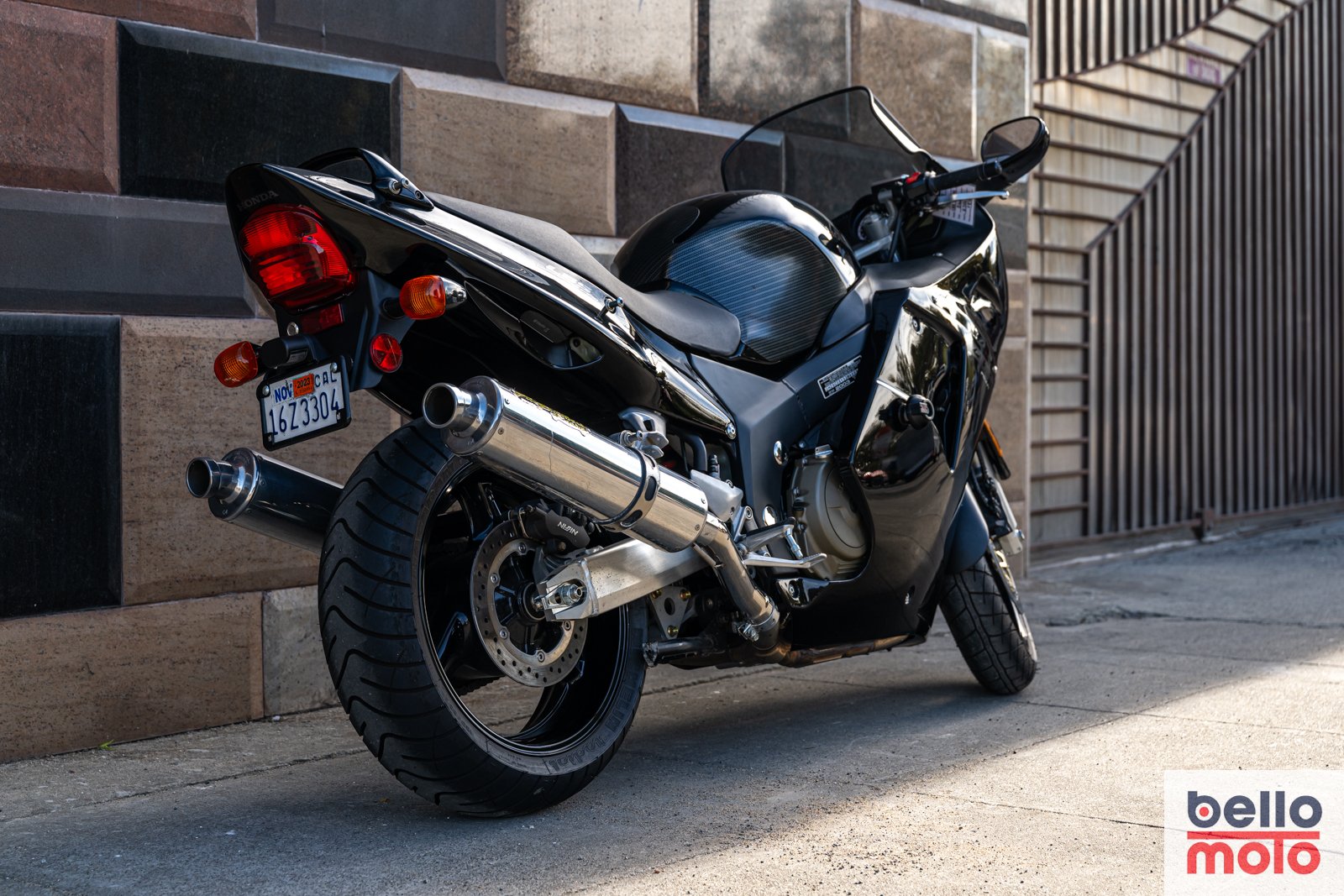 Bello Moto_D306 - 2003 Honda CBR1100XX Blackbird - BLACK_Sharplite_1600px-69.jpg