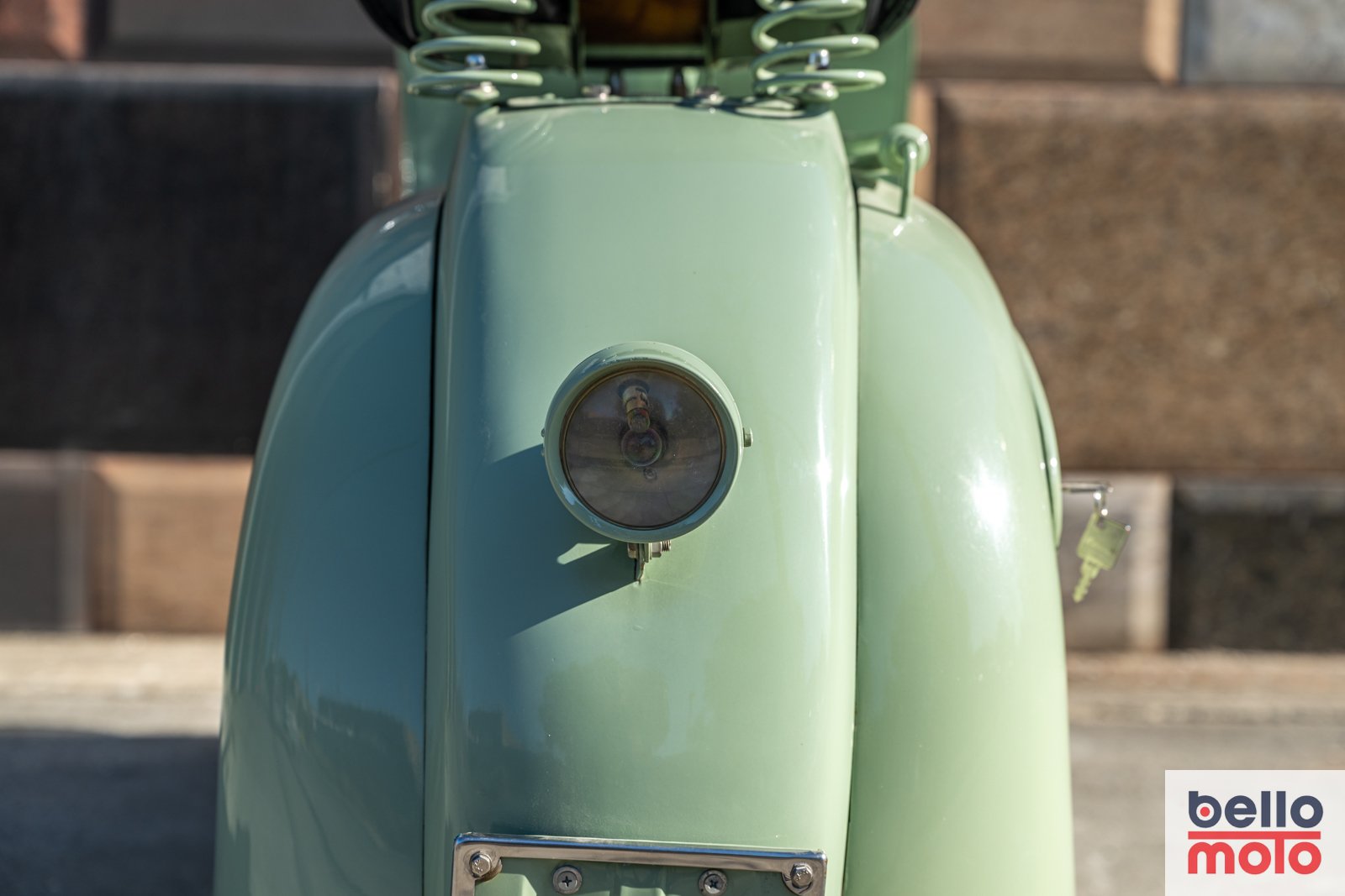 Bello Moto_BM405 1946 Vespa Paperino Replica '67 VMA_Sharplite_1600px-32.jpg