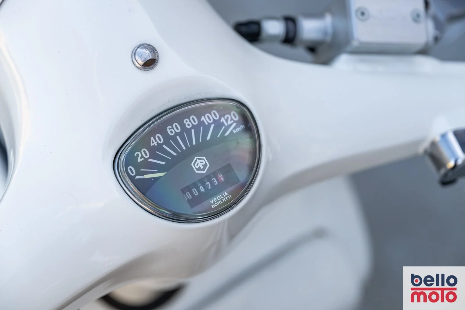 _BM447 - 1975 Vespa Rally 200 - White w Black Stripe_1600px_LOGO-59.jpg