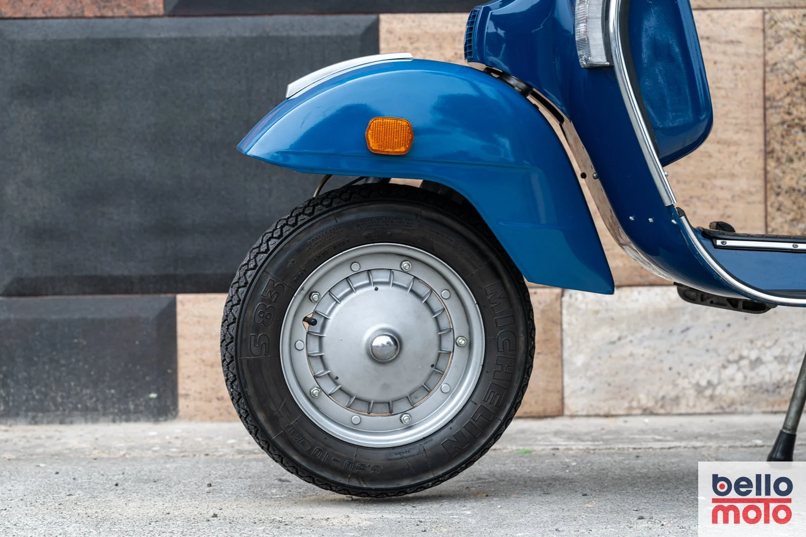 Bello Moto - BM459 - 1980 Vespa P125X Blue_1600px - LOGO-69.jpg