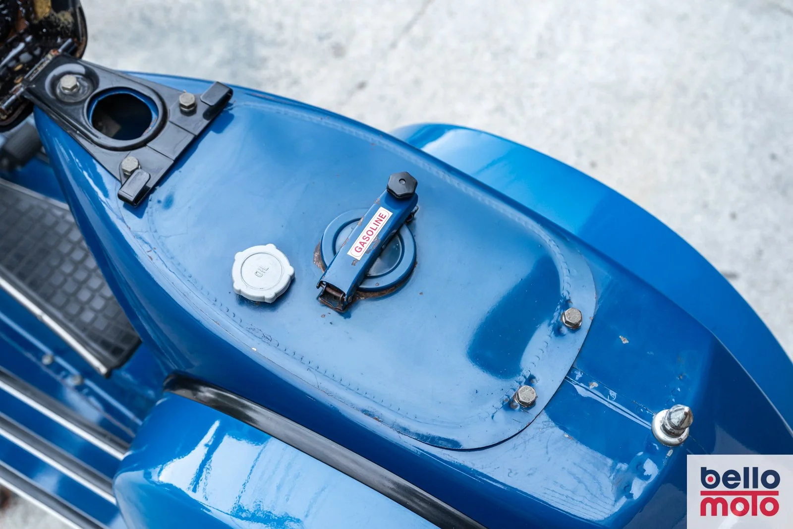 Bello Moto - BM459 - 1980 Vespa P125X Blue_1600px - LOGO-37.jpg