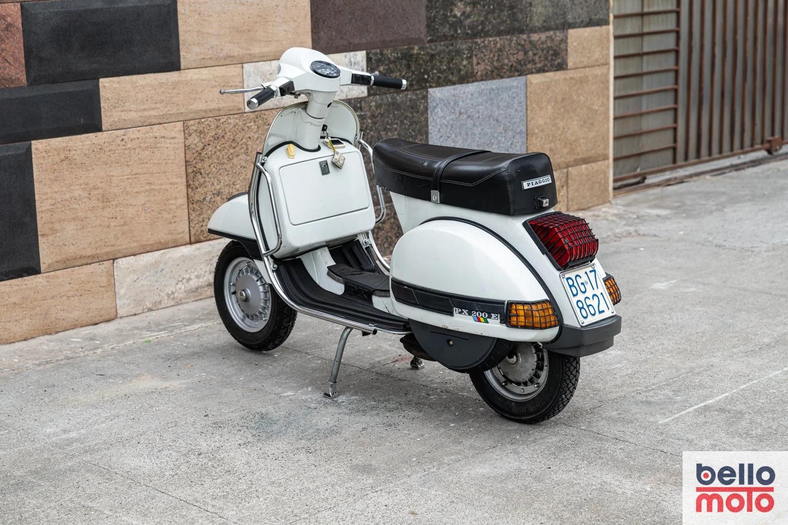 Bello Moto - BM453 - 1986 Vespa PX200 Arcobaleno_1600px - LOGO-58.jpg