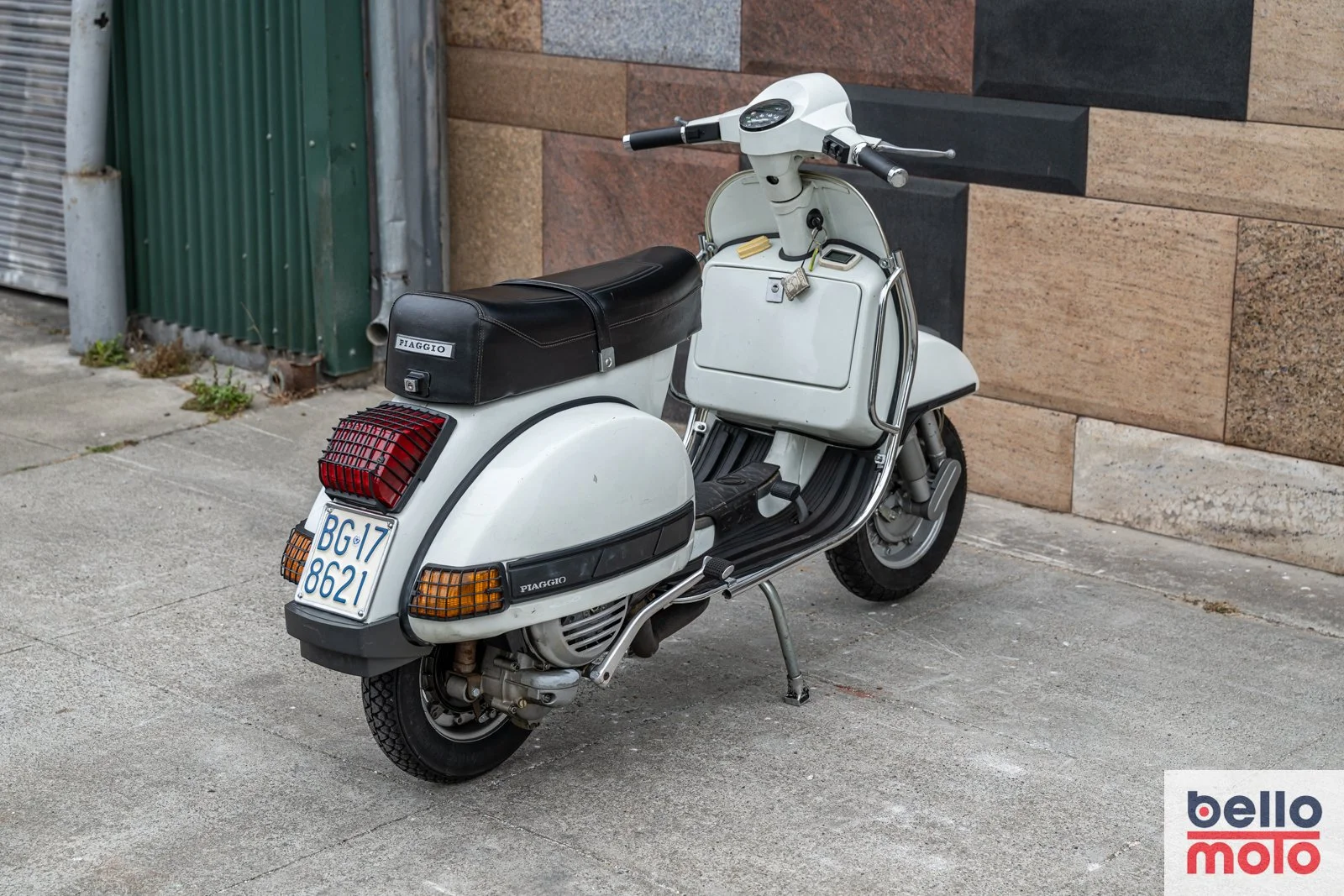Bello Moto - BM453 - 1986 Vespa PX200 Arcobaleno_1600px - LOGO-68.jpg