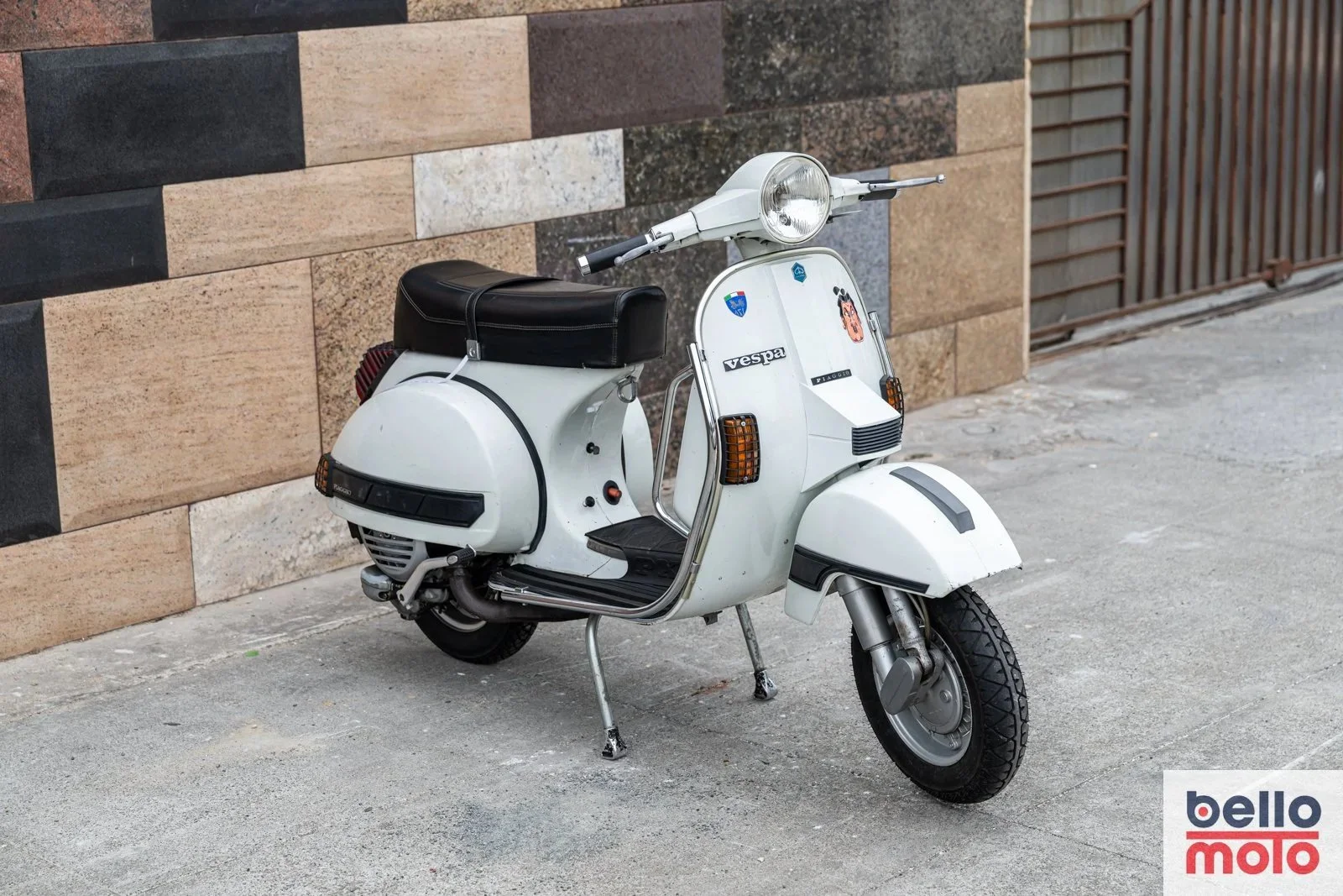 Bello+Moto+-+BM453+-+1986+Vespa+PX200+Arcobaleno_1600px+-+LOGO-2.jpg