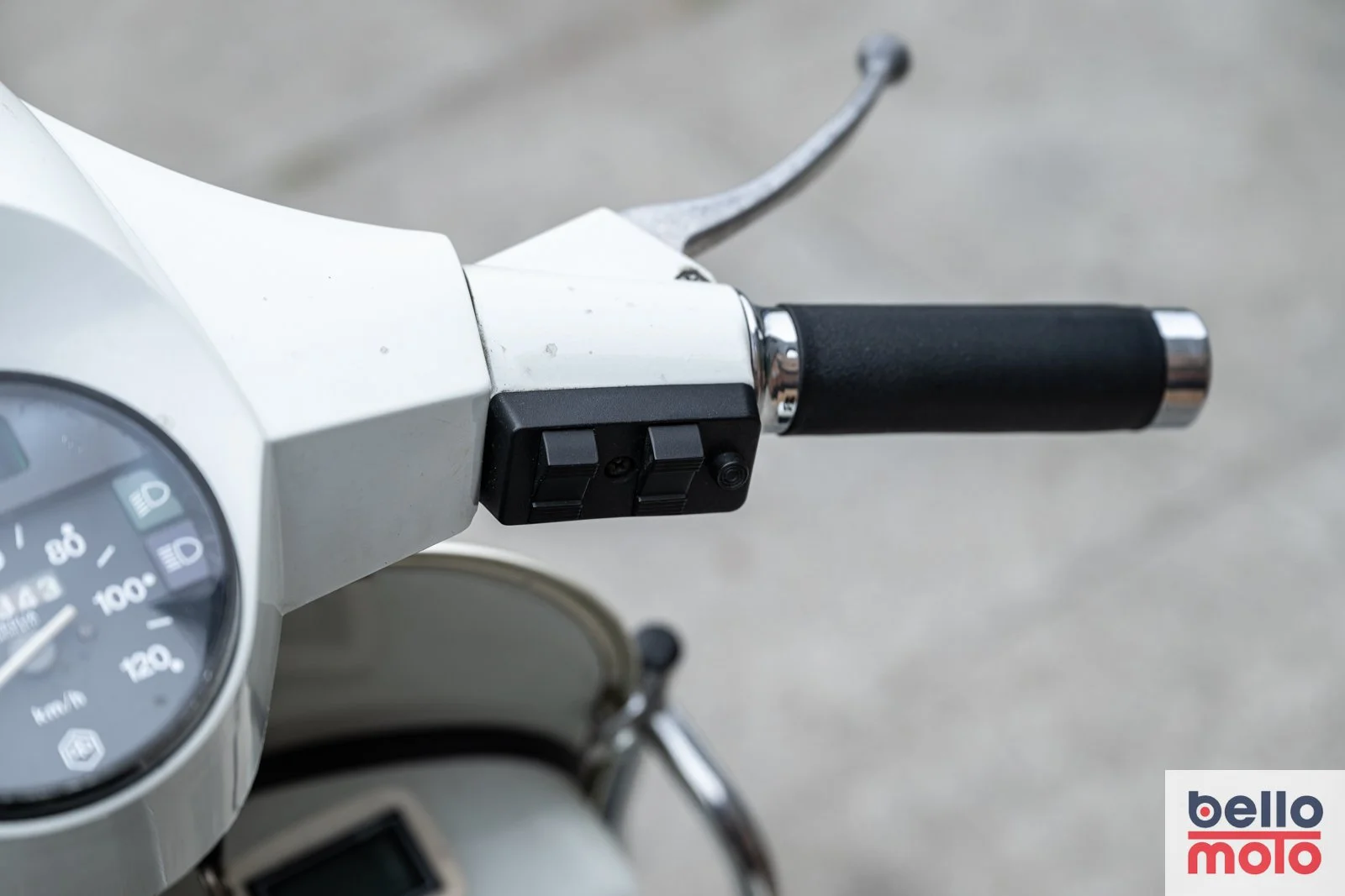 Bello Moto - BM453 - 1986 Vespa PX200 Arcobaleno_1600px - LOGO-16.jpg