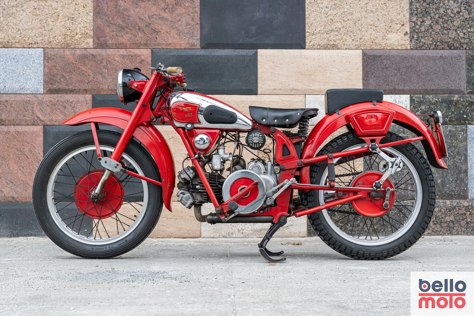 Bello Moto - D335 - ITA 86 - 1951 Moto Guzzi AIRONE 250cc_1600px_LOGO-67.jpg