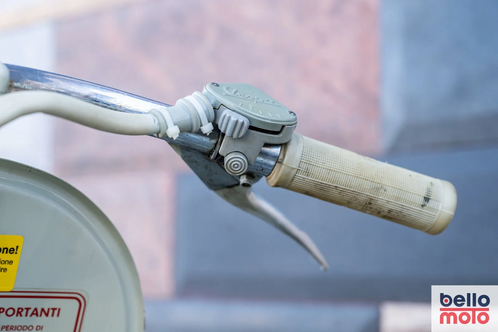 BM460 1954 Vespa Faro Basso NCA1_1600px-31.jpg