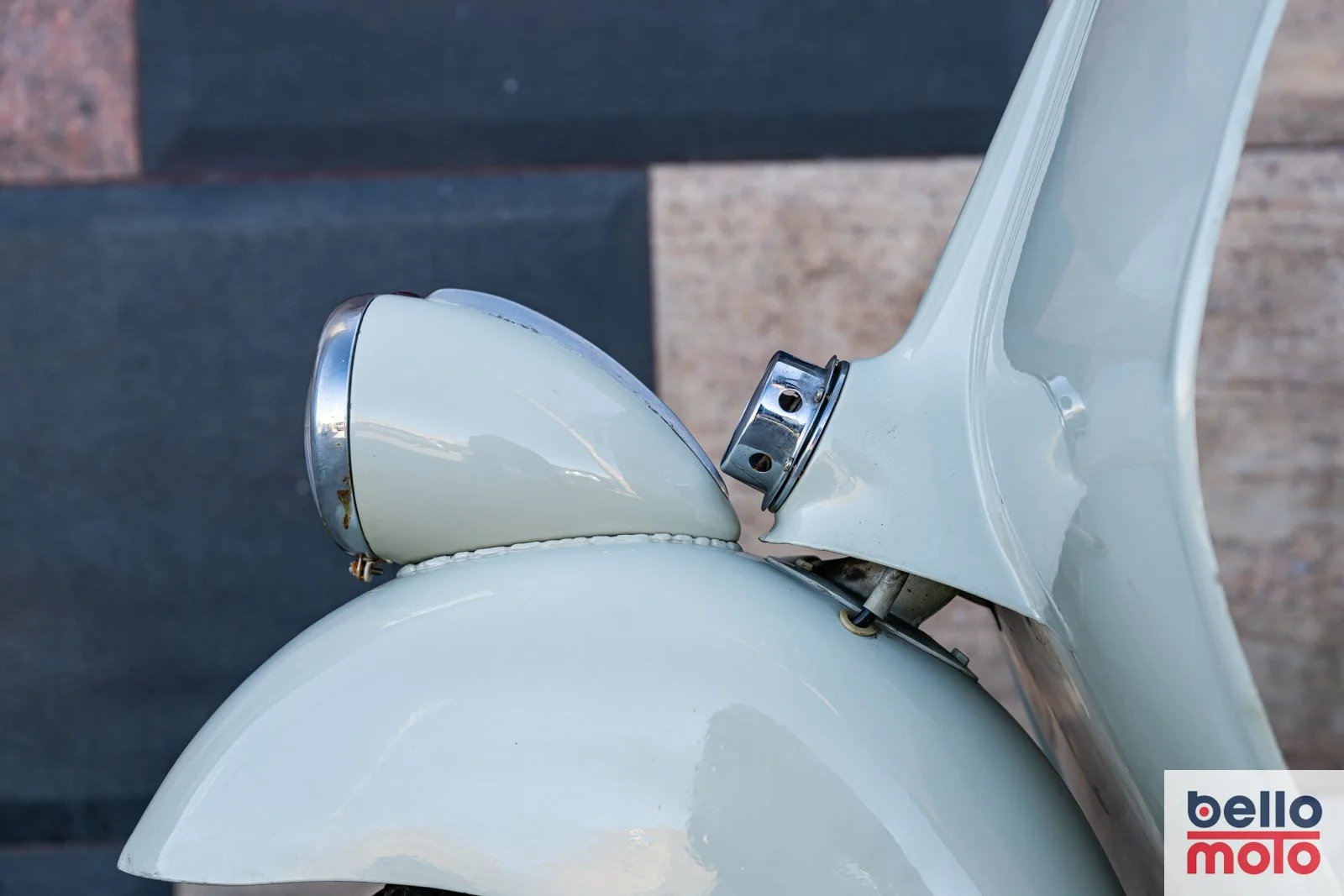 BM460 1954 Vespa Faro Basso NCA1_1600px-49.jpg