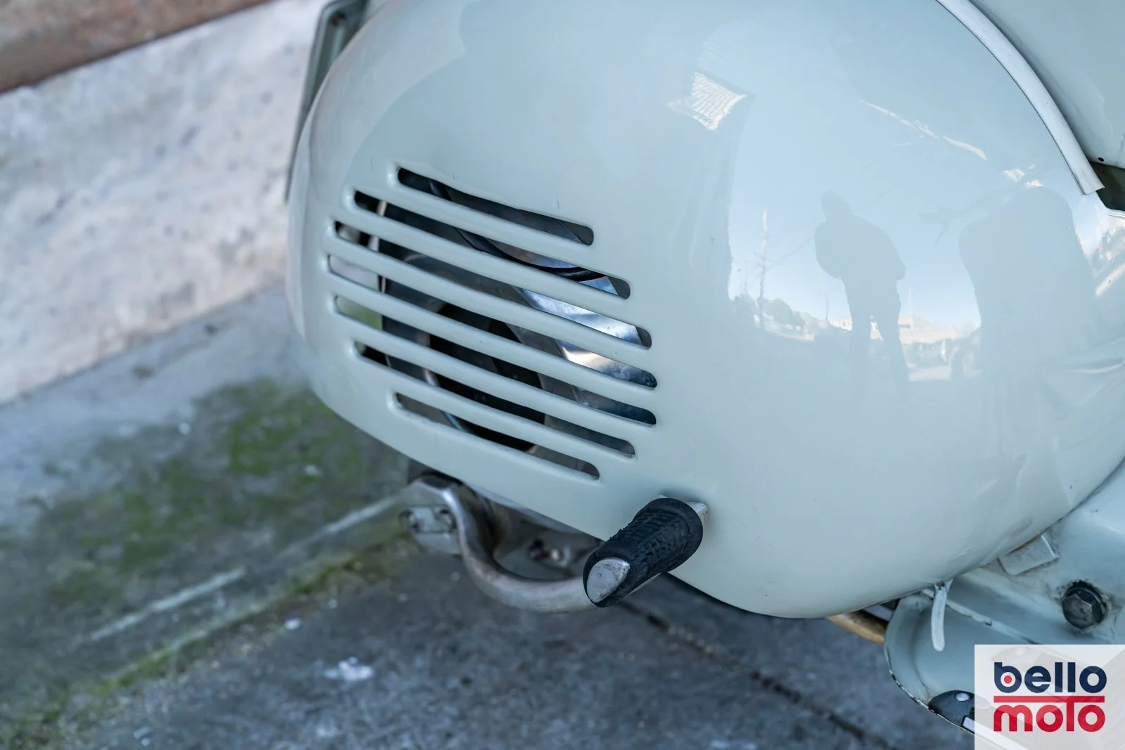 BM460 1954 Vespa Faro Basso NCA1_1600px-77.jpg