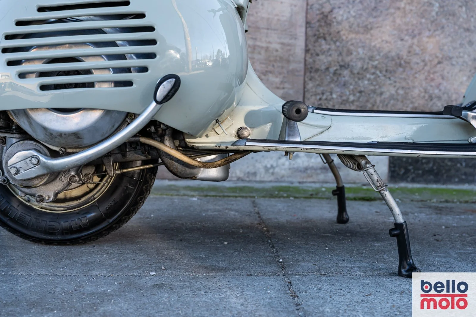 BM460 1954 Vespa Faro Basso NCA1_1600px-117.jpg