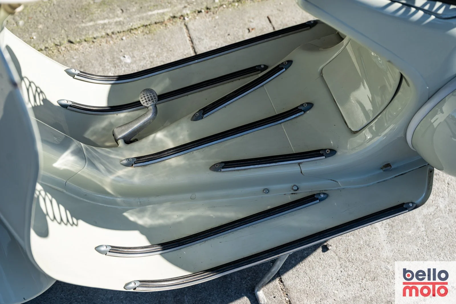 BM461 1954 Vespa Faro Basso 125cc. NCA2_1600px-25.jpg