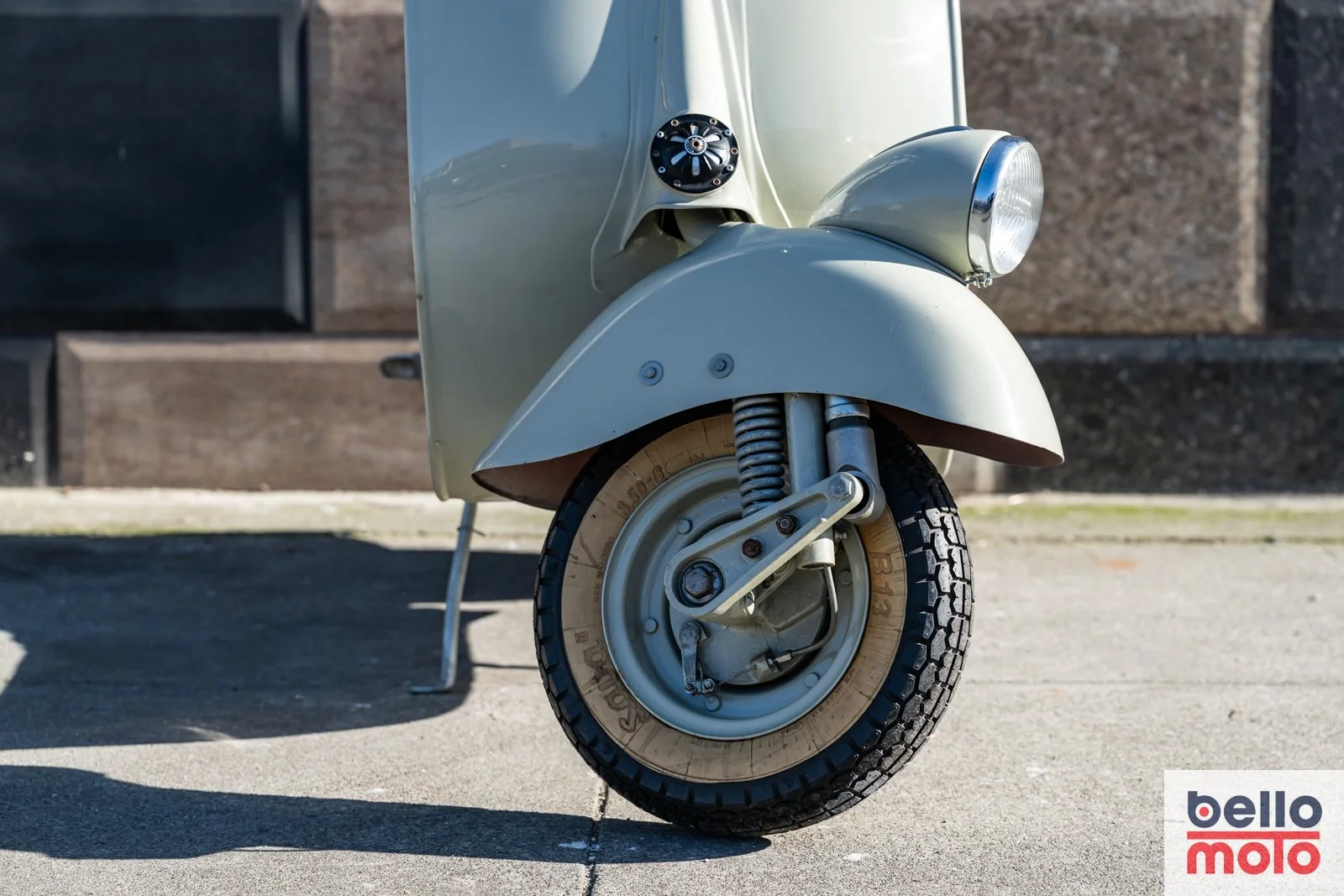 BM461 1954 Vespa Faro Basso 125cc. NCA2_1600px-31.jpg