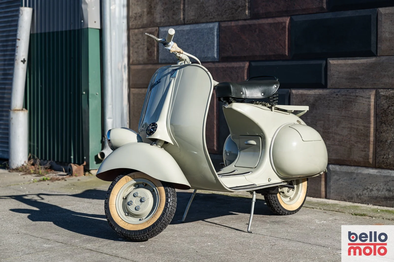 BM461 1954 Vespa Faro Basso 125cc. NCA2_1600px-32.jpg