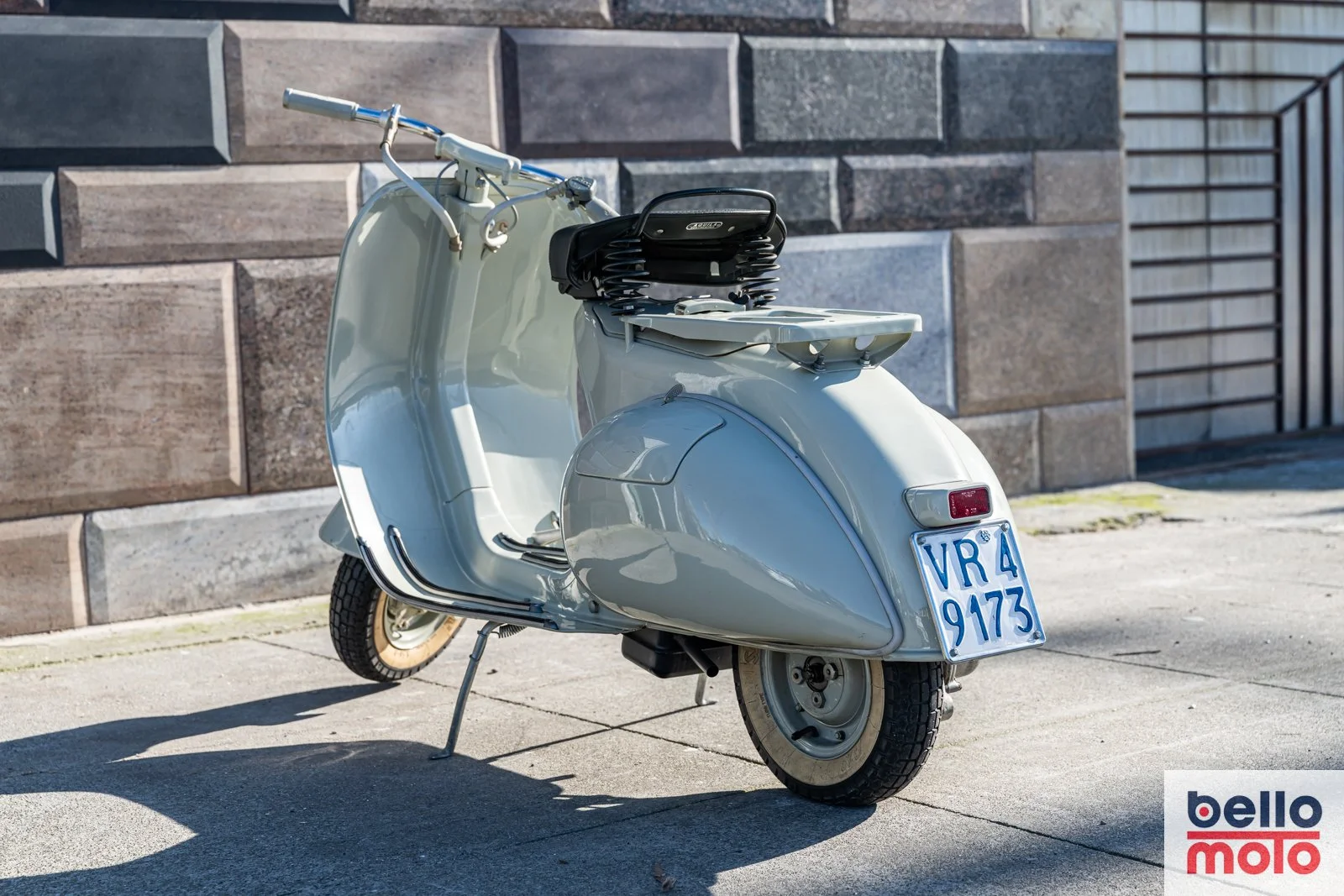 BM461 1954 Vespa Faro Basso 125cc. NCA2_1600px-58.jpg