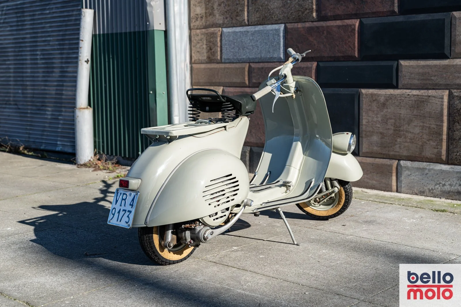 BM461 1954 Vespa Faro Basso 125cc. NCA2_1600px-70.jpg