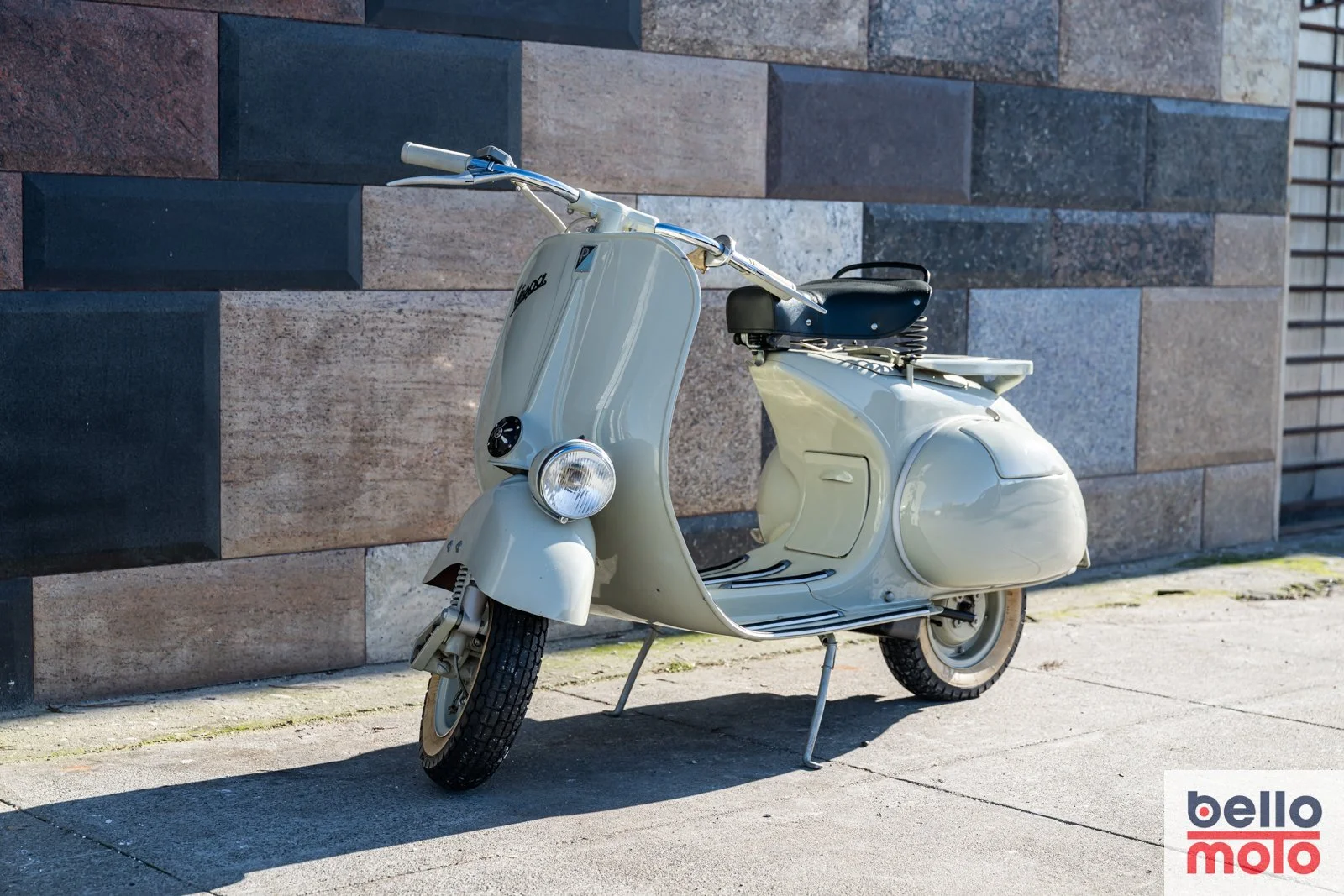 BM461 1954 Vespa Faro Basso 125cc. NCA2_1600px.jpg