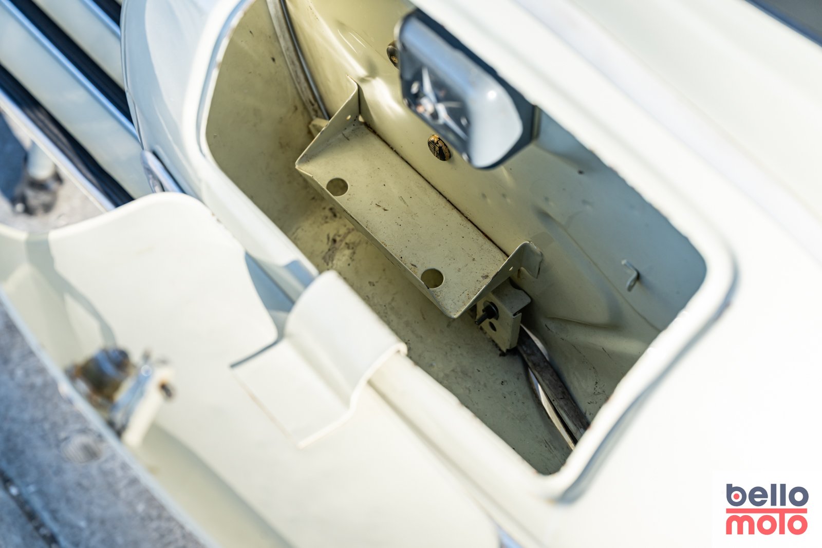 BM464-ITA159 1964 Vespa 150 G.L._1600px-37.jpg