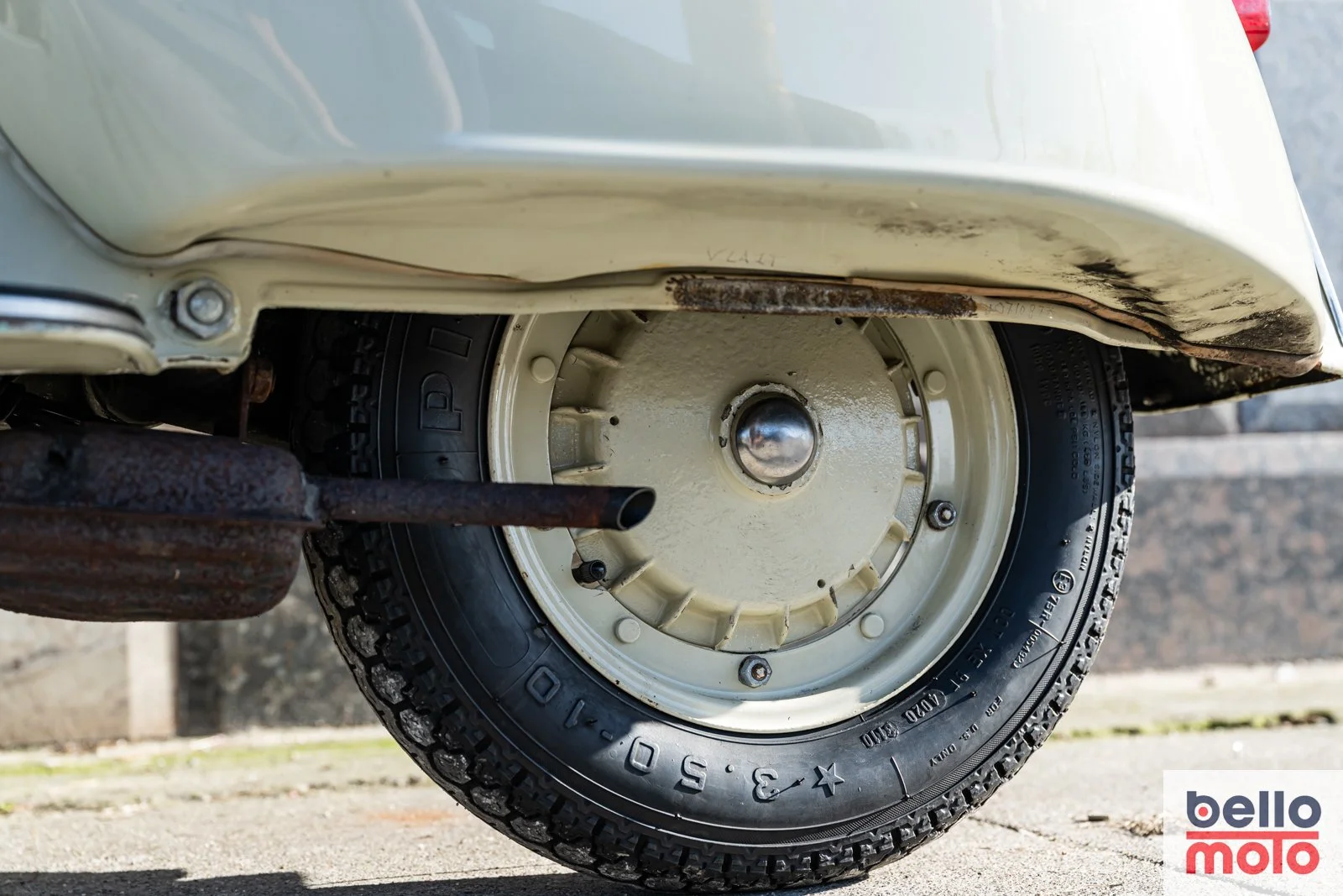 BM464-ITA159 1964 Vespa 150 G.L._1600px-25.jpg